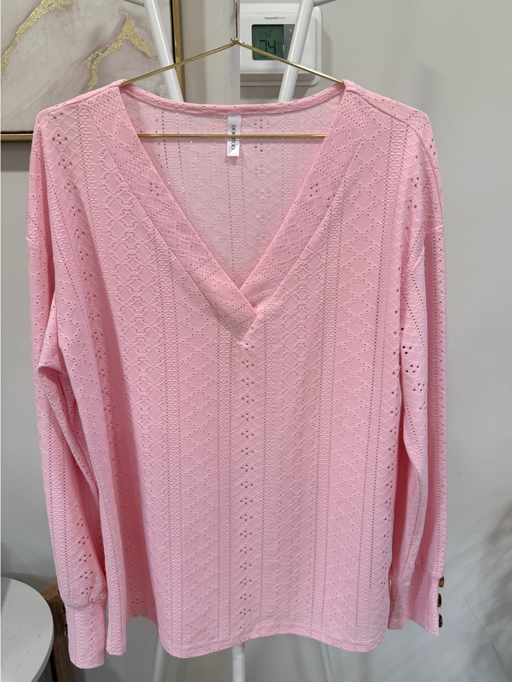 Women's Pink V-Neck Eyelet Tunic Top